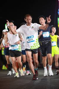 BIB: 40100, 41618, 433
                            <button type="button" onclick="openModal(21313798)" class="btn btn-primary btn-sm float-right btn-popup" data-toggle="modal" data-target=".modal-high-quality">
                        <i class="fas fa-shopping-cart"></i> Add to Cart
                    </button>
                                            <button type="button" onclick="isThisMe(21313798, true)" class="btn btn-success btn-sm float-right btn-popup btn-isme hidden" data-toggle="tooltip" data-placement="bottom" title="นี่คือรูปของคุณใช่ไหม คลิกที่นี่เพื่อเอาเข้าอัลบั้ม">
                        <i class="fas fa-plus"></i> Add to album
                    </button>
                    <button type="button" onclick="isThisMe(21313798, false)" class="btn btn-warning btn-sm float-right btn-popup btn-isnotme hidden">
                        <i class="fas fa-ban"></i> Remove from album
                    </button>